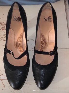 Söfft Black Mary Jane suede Pumps with wing tip cap toe and Buckle Strap